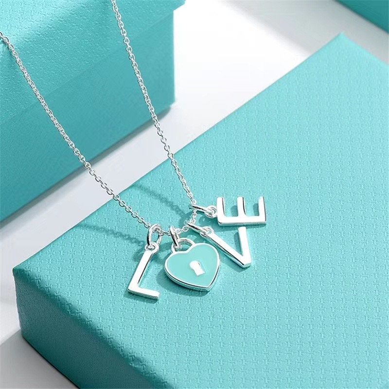 18K Tiffany Love Chain Necklace
