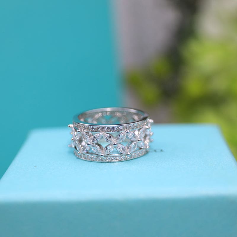 18K Tiffany Victoria  Ring