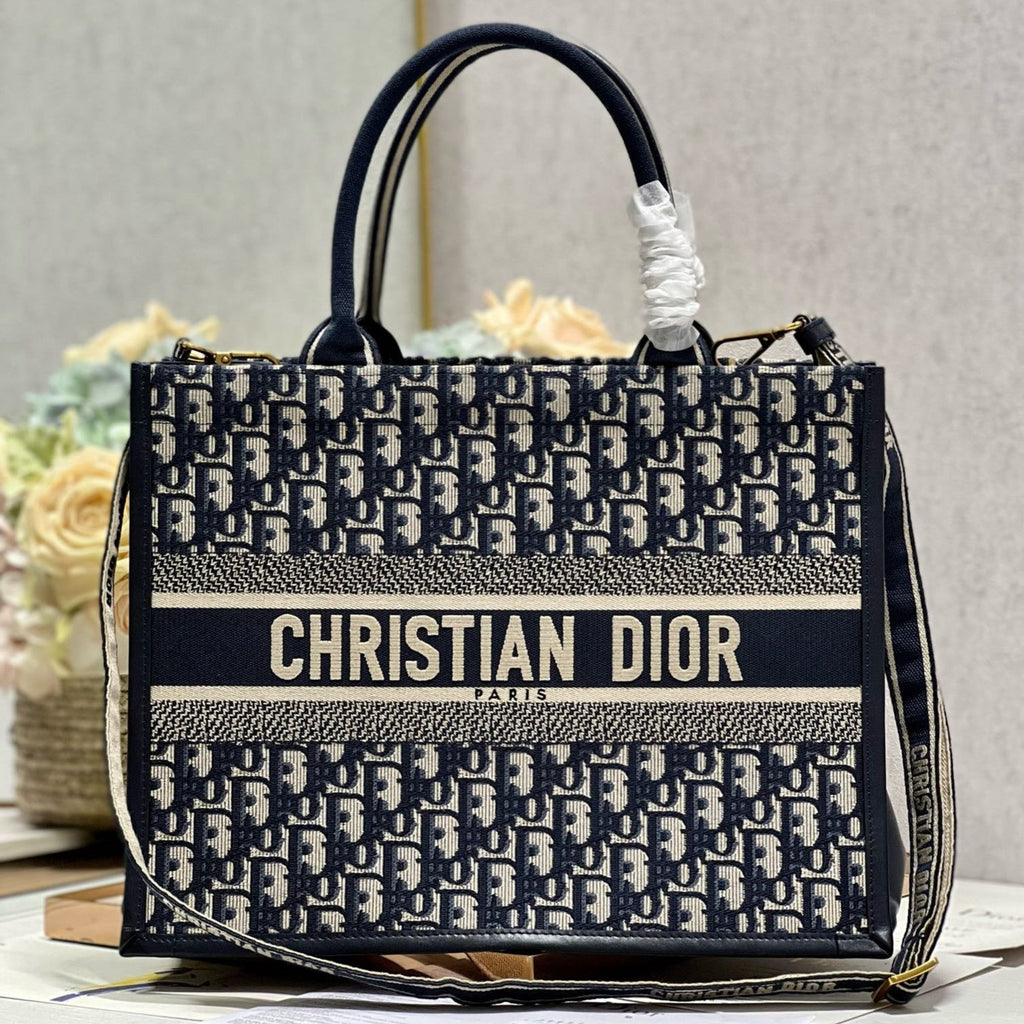 CD MEDIUM BOOK TOTE 36 BLUE OBLIQUE EMBROIDERY