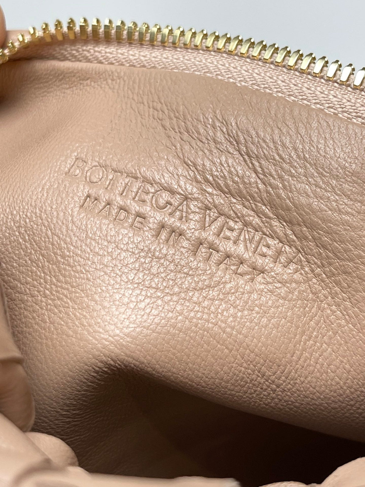 BOTTEGA VENETA MINI JODIE 27 IN MEDIUM BROWN LAMBSKIN