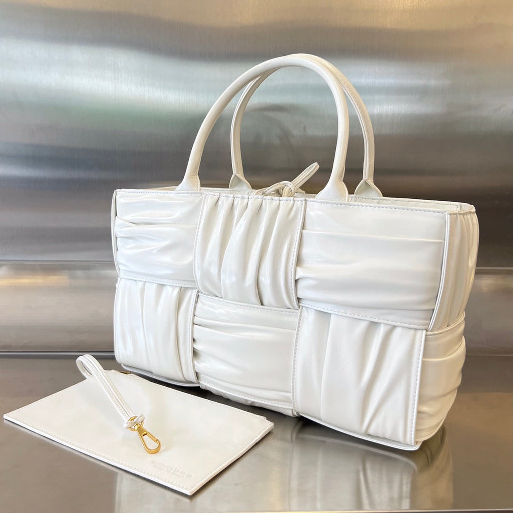 BOTTEGA VENETA SMALL ARCO TOTE 30 IN WHITE SOFT LAMBSKIN