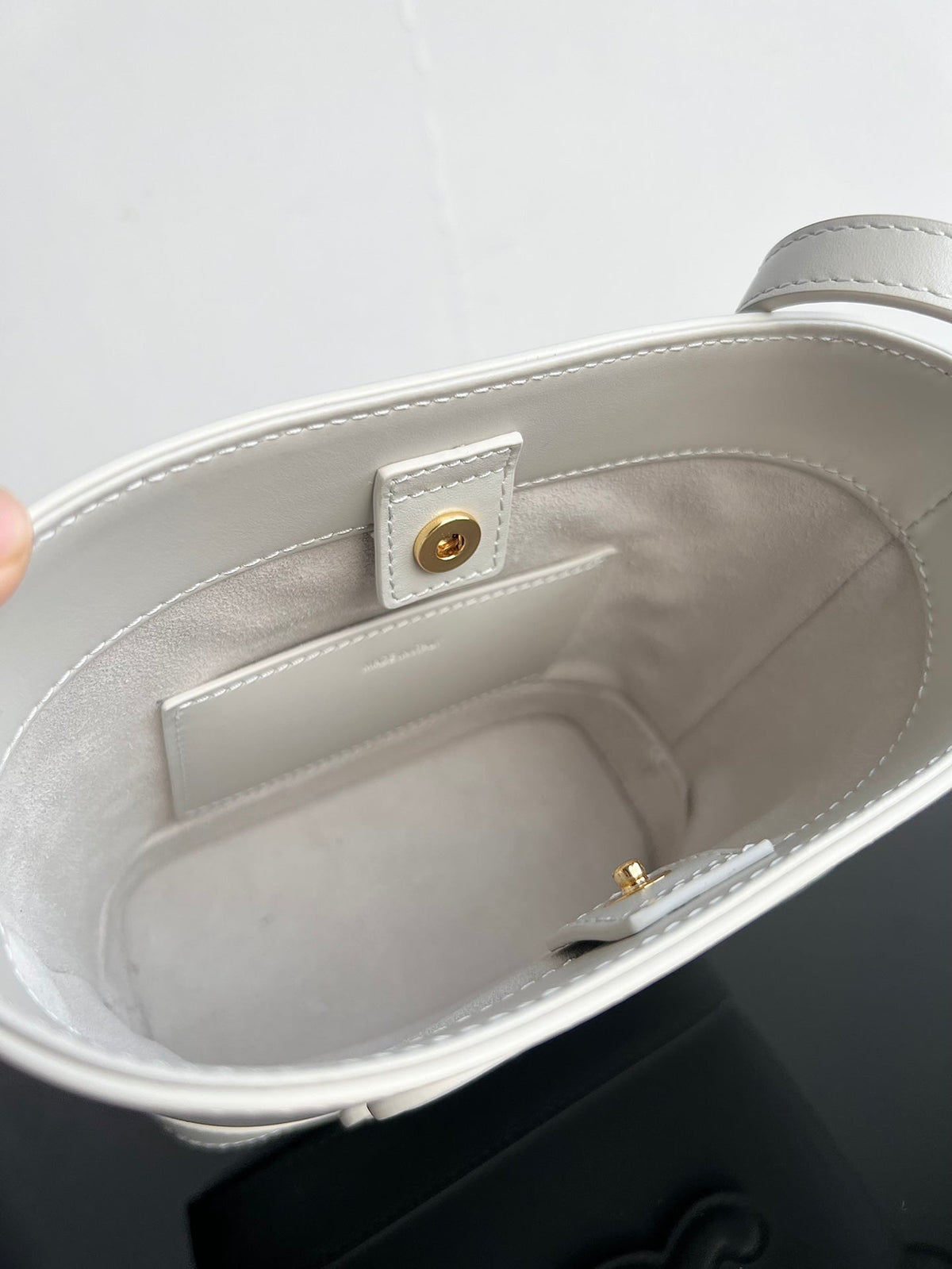 CELINE CUIR TRIPHOME 19 WHITE SMOOTH CALFSKIN BUCKET BAG
