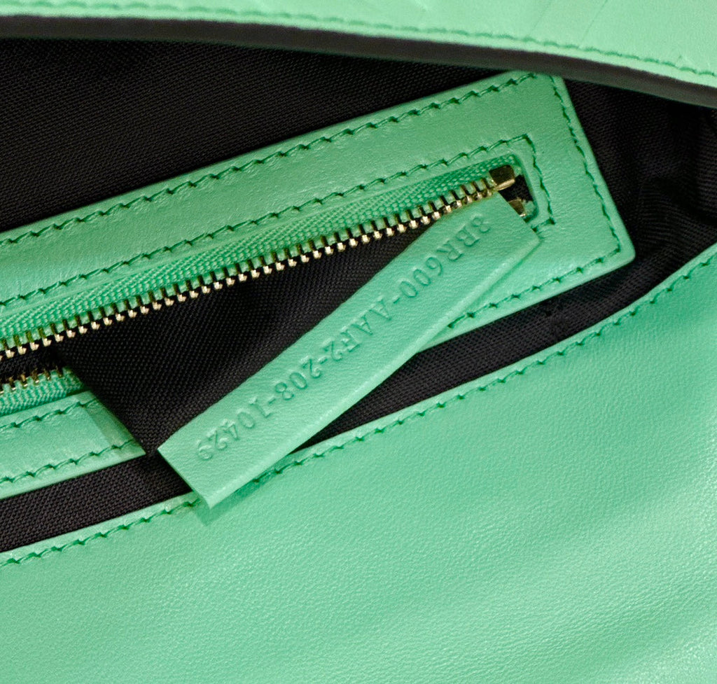 BAGUETTE WITH FF MOTIF 27 IN DE YORK GREEN SOFT LAMBSKIN GOLD HARDWARE