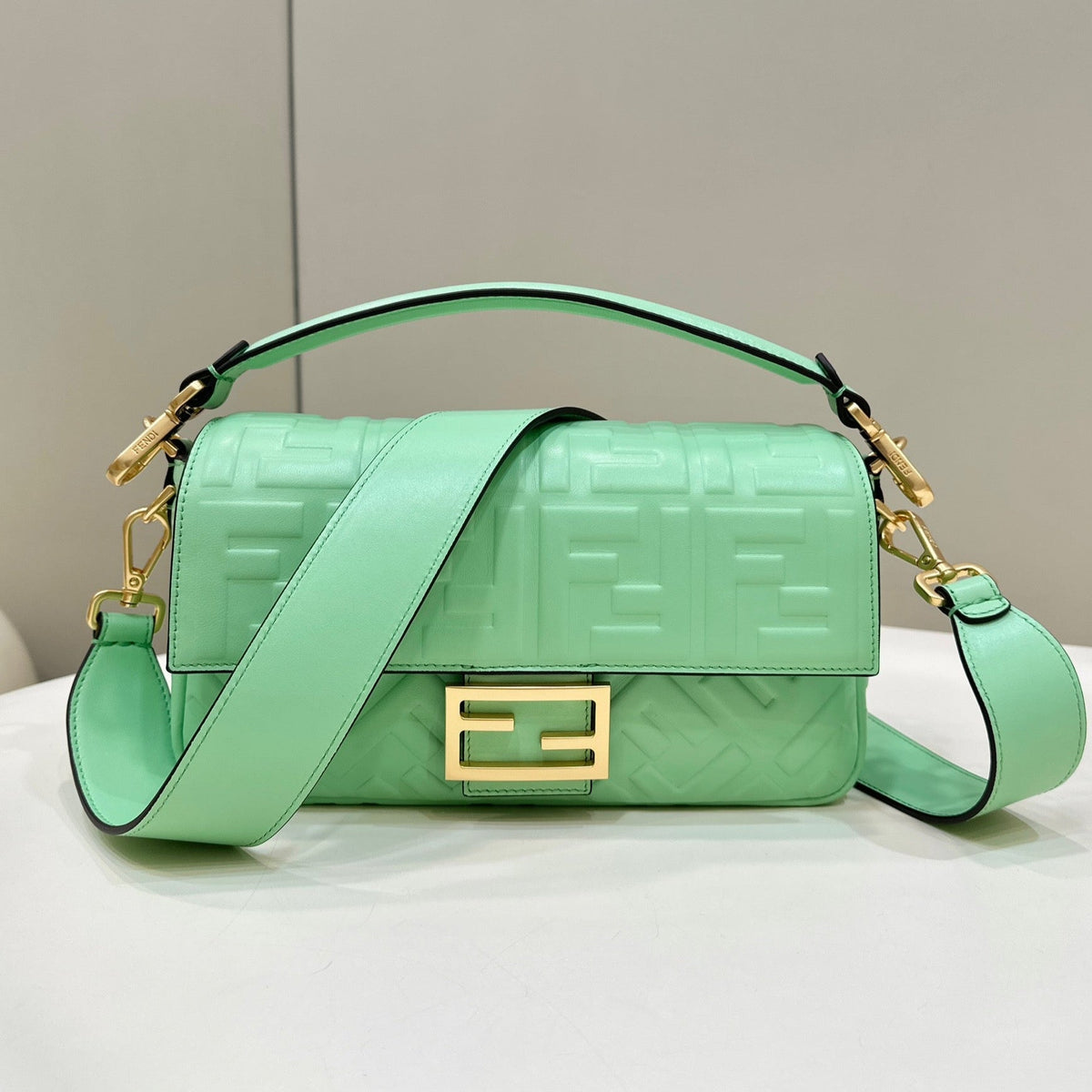 BAGUETTE WITH FF MOTIF 27 IN DE YORK GREEN SOFT LAMBSKIN GOLD HARDWARE