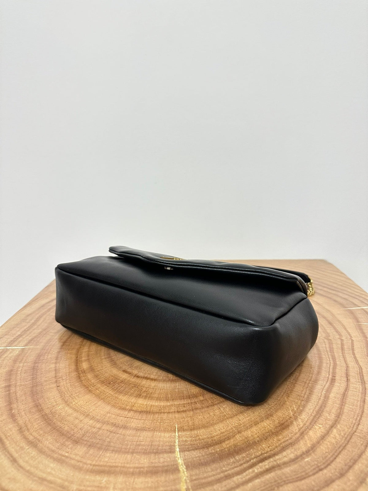 CALYPSO 26 BLACK LAMBSKIN CHAIN BAG