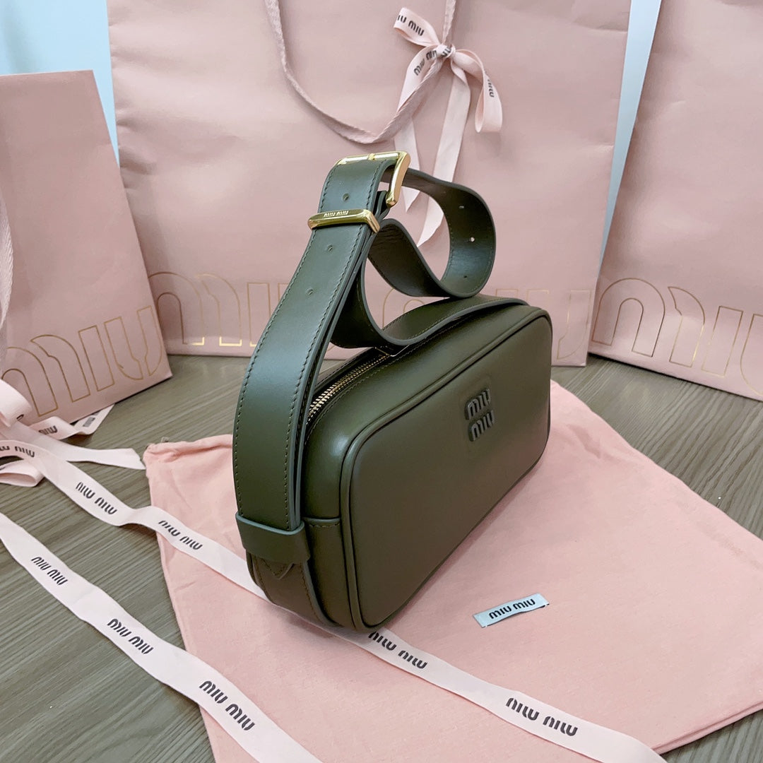 BAGUETTE BAG 24 IN KELP GREEN CALFSKIN