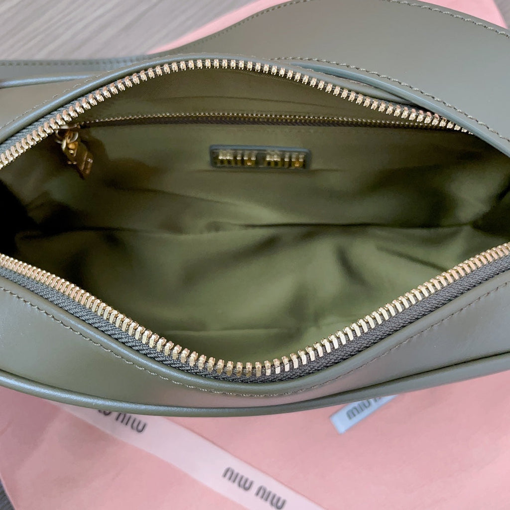 BAGUETTE BAG 24 IN KELP GREEN CALFSKIN