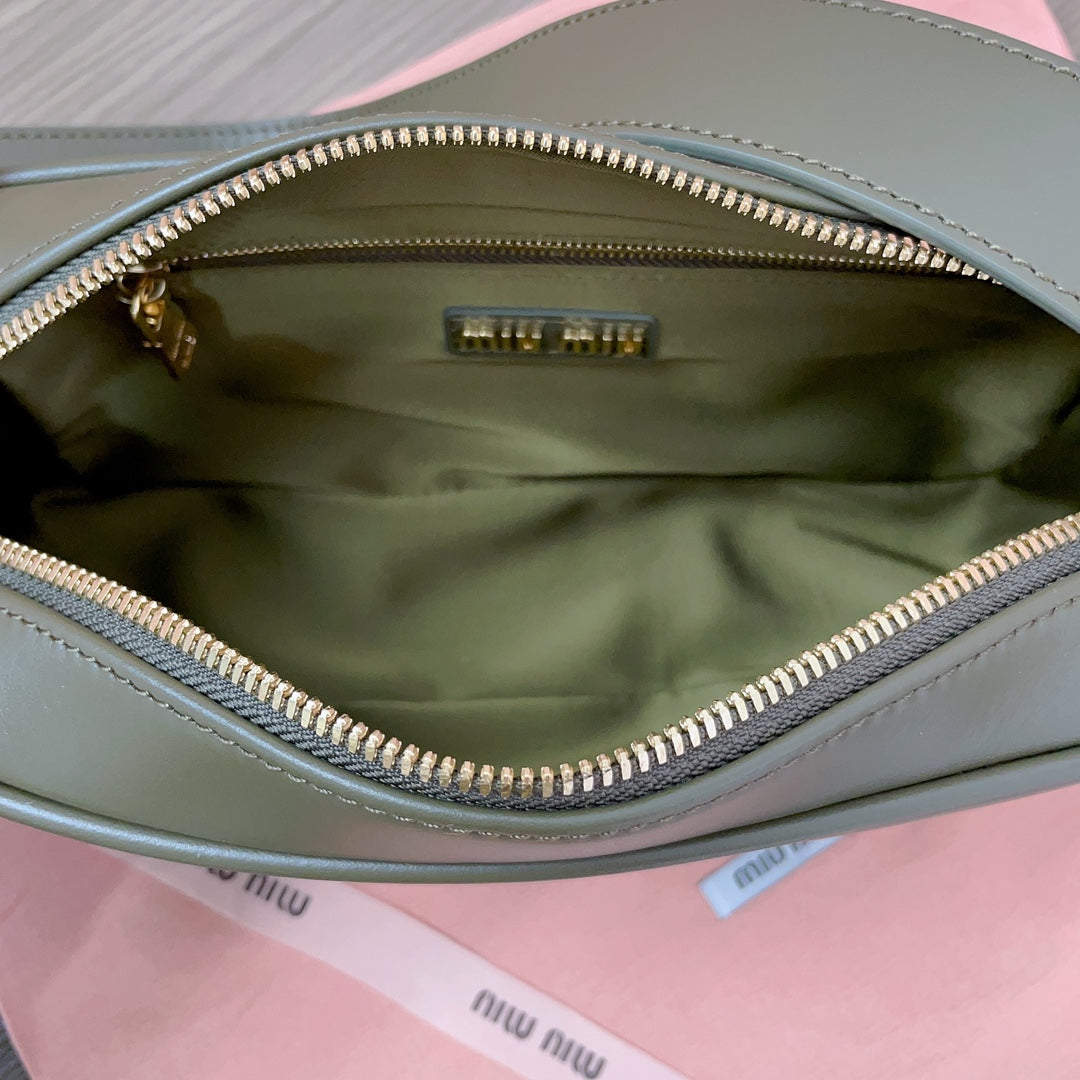 BAGUETTE BAG 24 IN KELP GREEN CALFSKIN