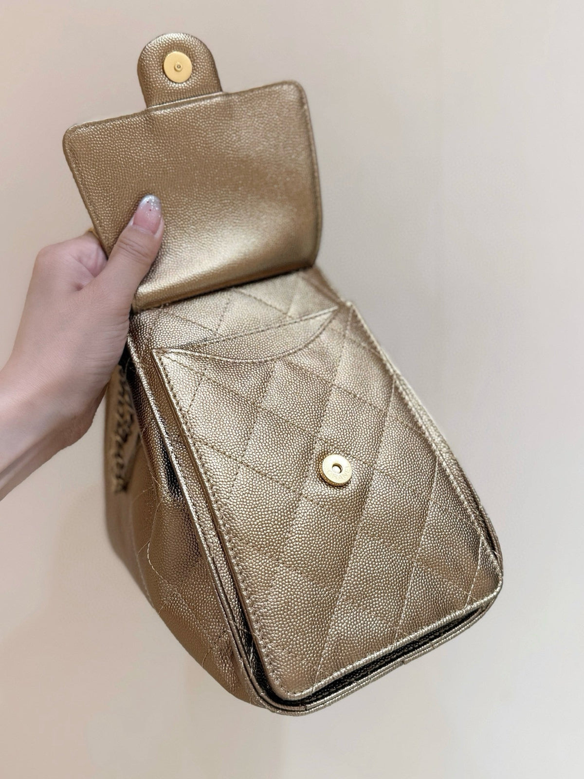 CHANEL 25 MEDIUM HANDBAG 30 IN GOLDEN BROWN CALFSKIN WITH GOLD HARDWARE