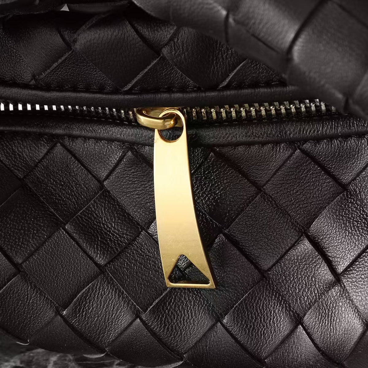 BOTTEGA VENETA 25S MINI JODIE 26 IN CHOCOLATE BROWN CALFSKIN