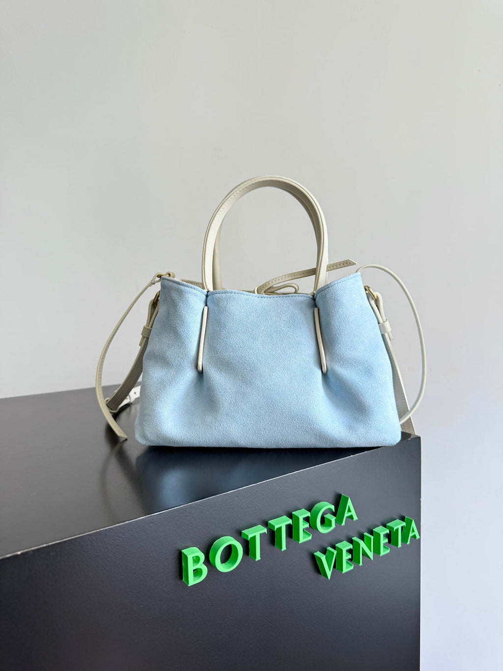 BOTTEGA VENETA 25S SMALL PINACOTECA REVERSIBLE BAG 24 IN IVORY CALFSKIN