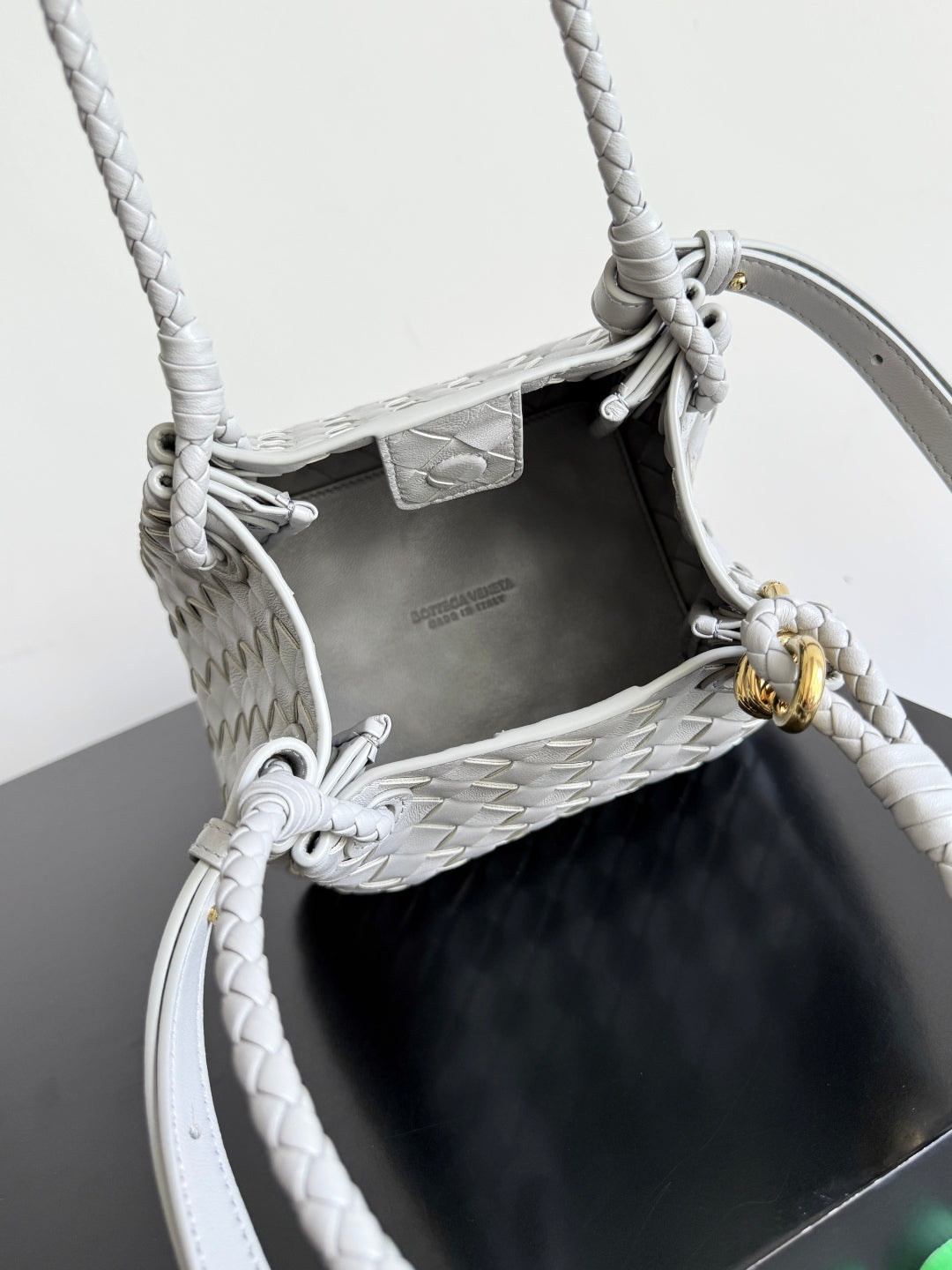 BOTTEGA VENETA 25S SMALL PARACHUTE 21 IN LIGHT GRAY CALFSKIN GOLD HARDWARE