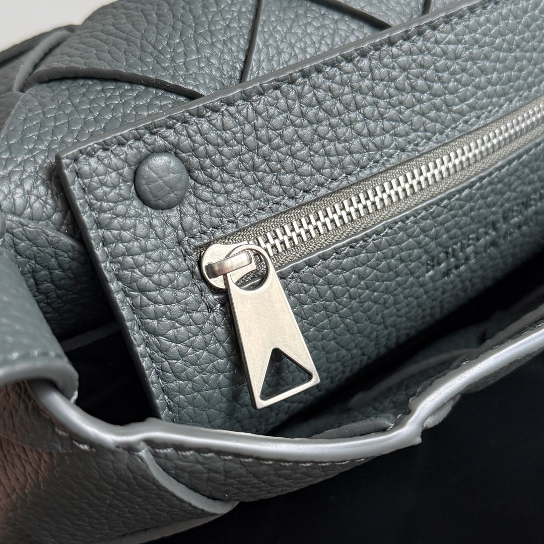 BOTTEGA VENETA 25S DIAGO 22 IN STEEL GRAY CALFSKIN SILVER HARDWARE