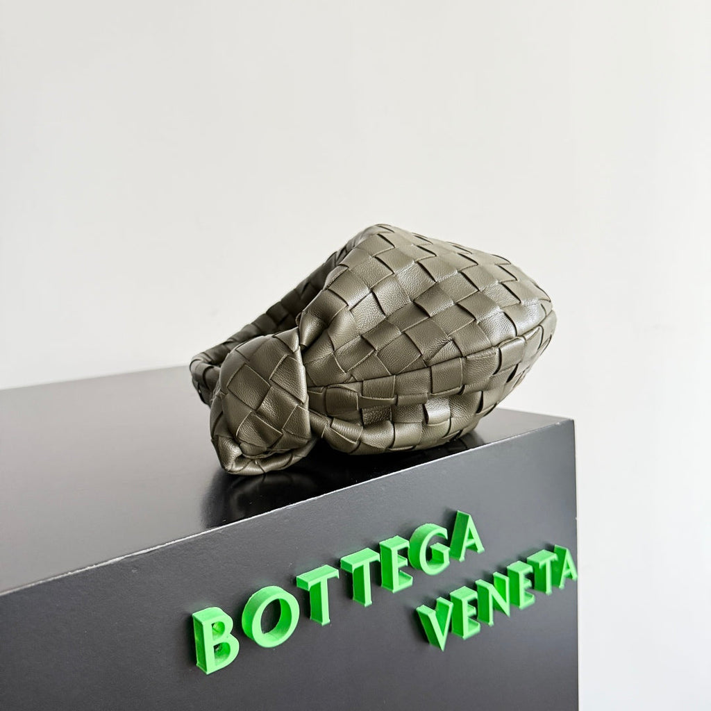 BOTTEGA VENETA 25S MINI JODIE 26 IN OLIVE GREEN CALFSKIN