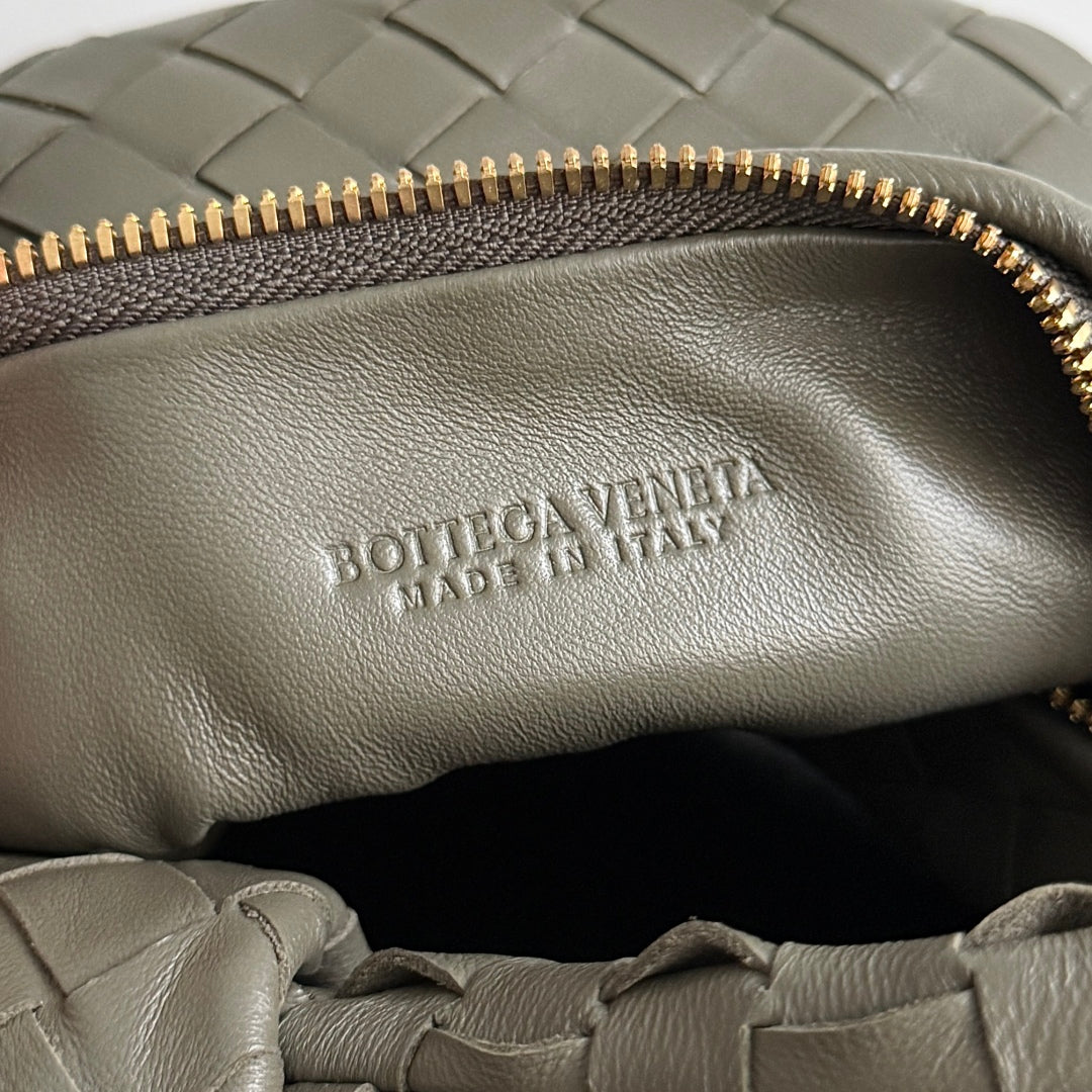 BOTTEGA VENETA 25S MINI JODIE 26 IN OLIVE GREEN CALFSKIN