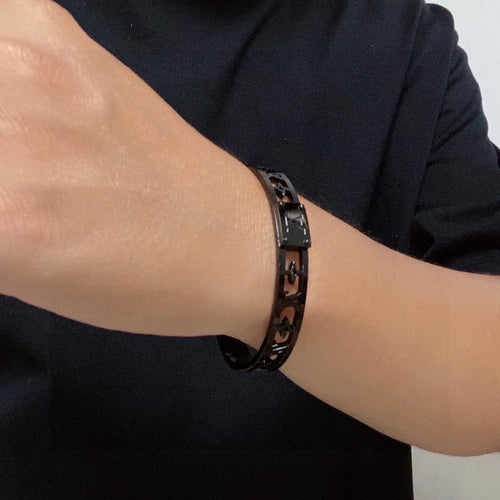 18K Louis Vuitton Vintage Gold Bracelet