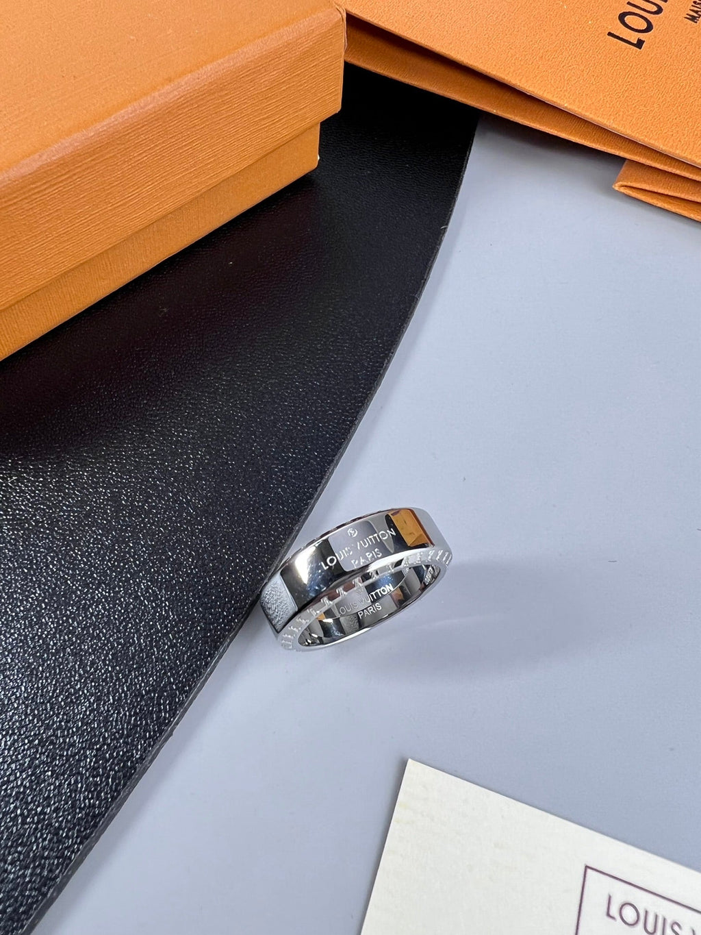 18K Louis Vuitton Vintage Ring