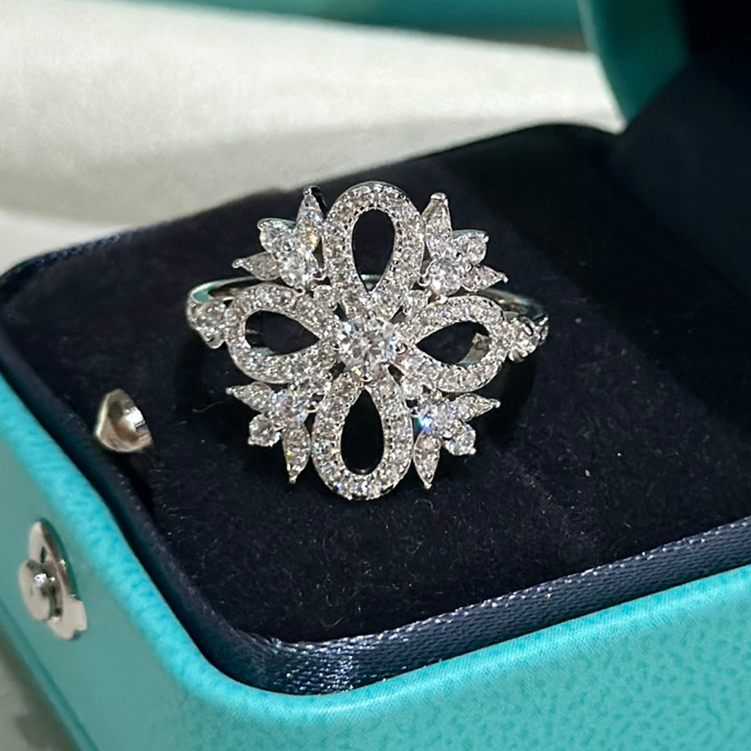 18K Tiffany Vinatge Flower Ring