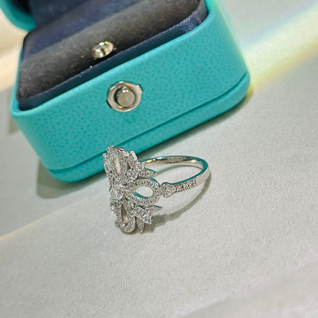 18K Tiffany Vinatge Flower Ring