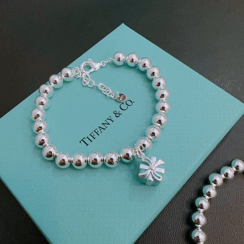 18K Return to Tiffany Blue Gift Box Bracelet