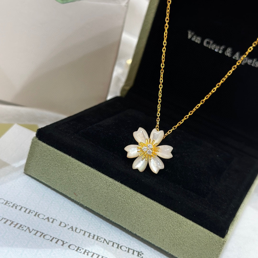 18K Rose De Noel Clip Pendant Necklace