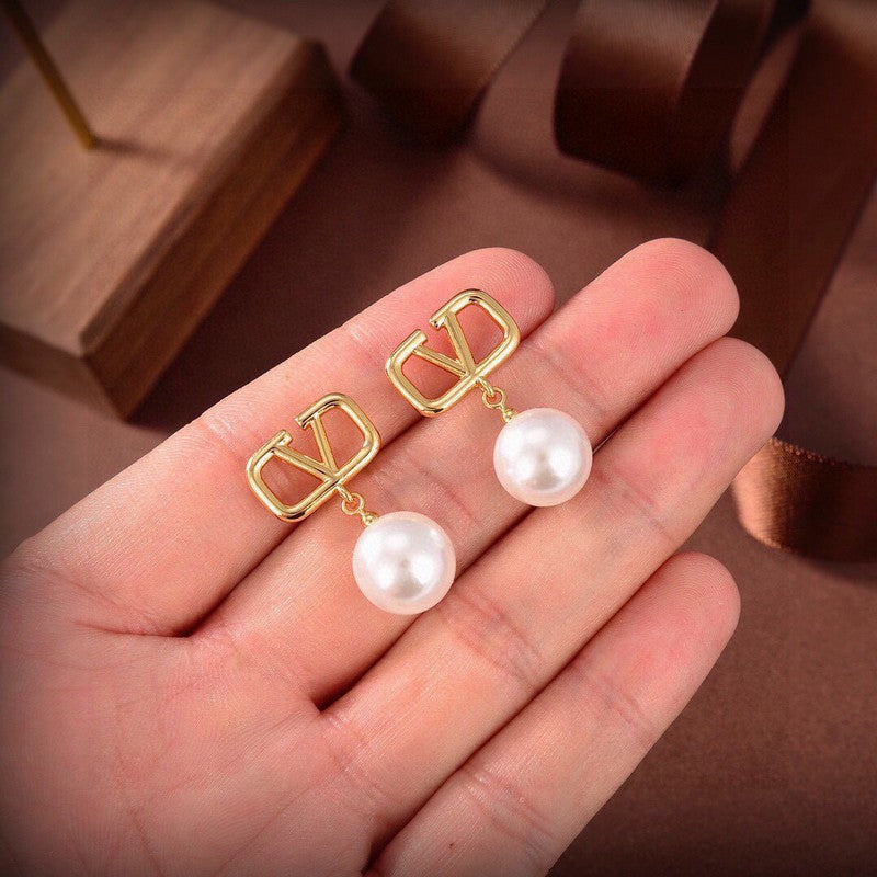 18K Valentino Pearl Earrings