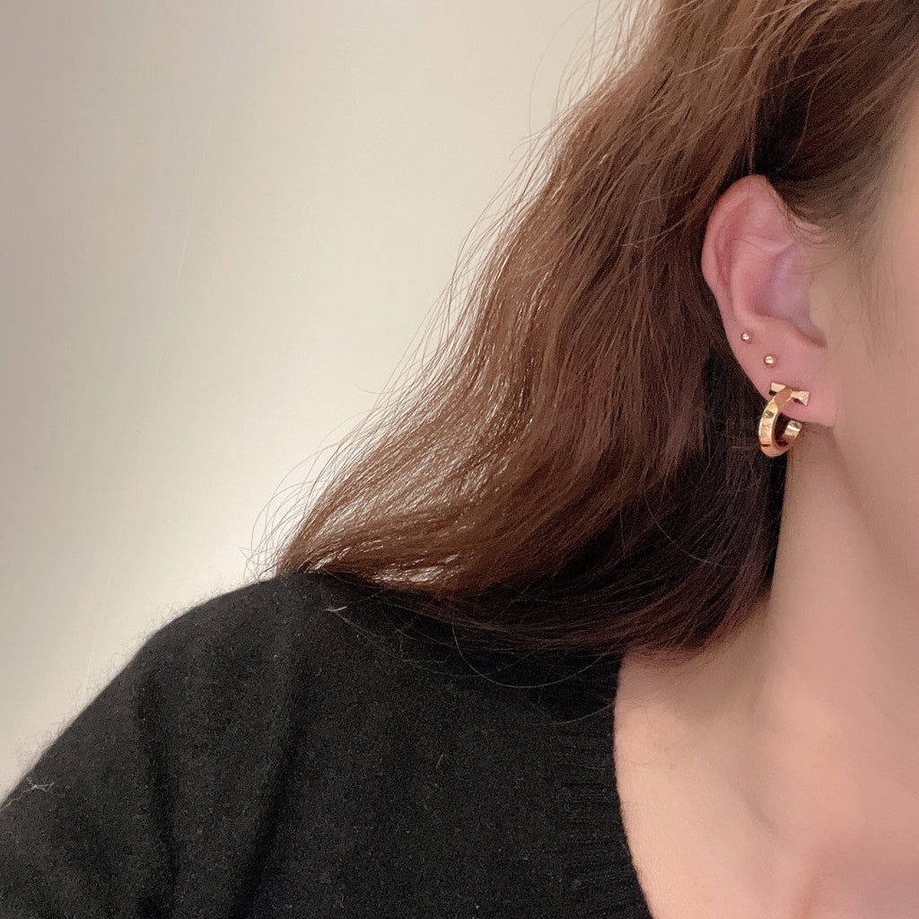 18K Tiffany Hoop Earrings