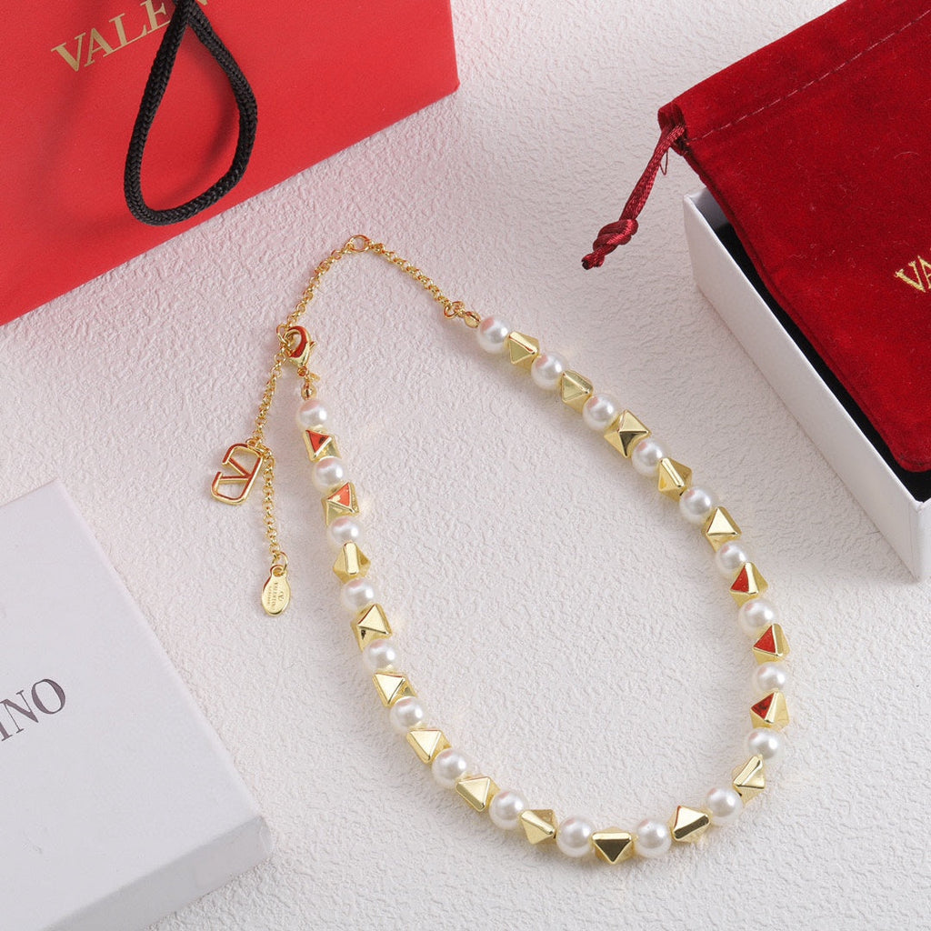 18K Valentino Rockstud Pearls Necklace