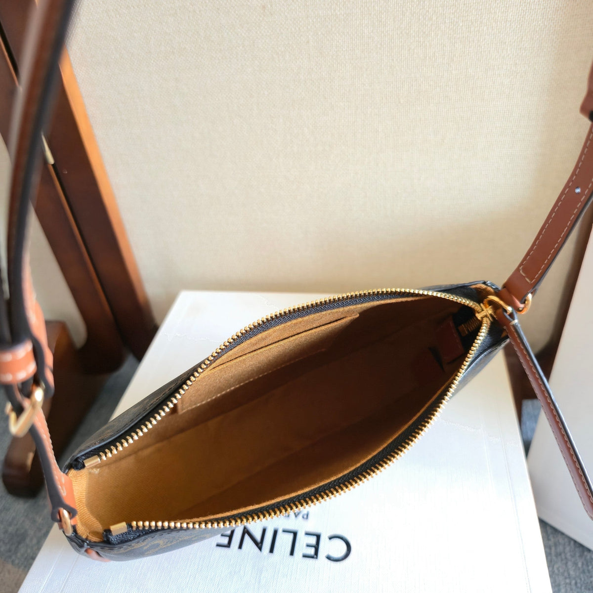 CELINE 25S SHOULDER BAG 21MM IN BLACK TRIOMPHE CANVAS AND BORWN CALFSKIN