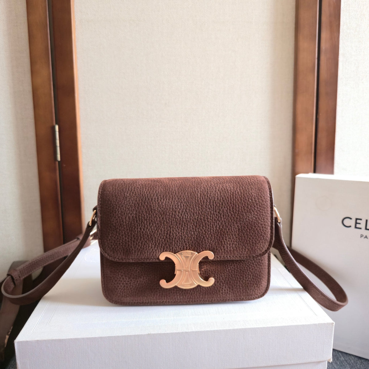 CELINE 25S TEEN TRIOMPHE BAG 18MM IN DARK BROWN GRAINED NUBUCK CALFSKIN