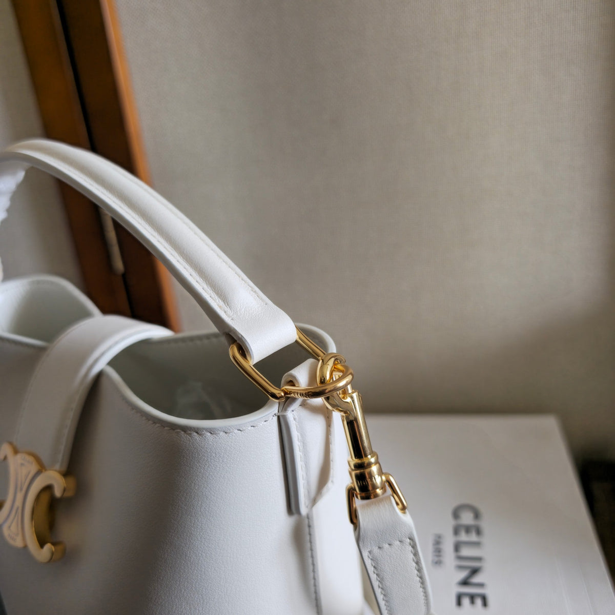 CELINE 25S LOUISE BAG 19MM IN WHITE CALFSKIN GOLD HARDWARE