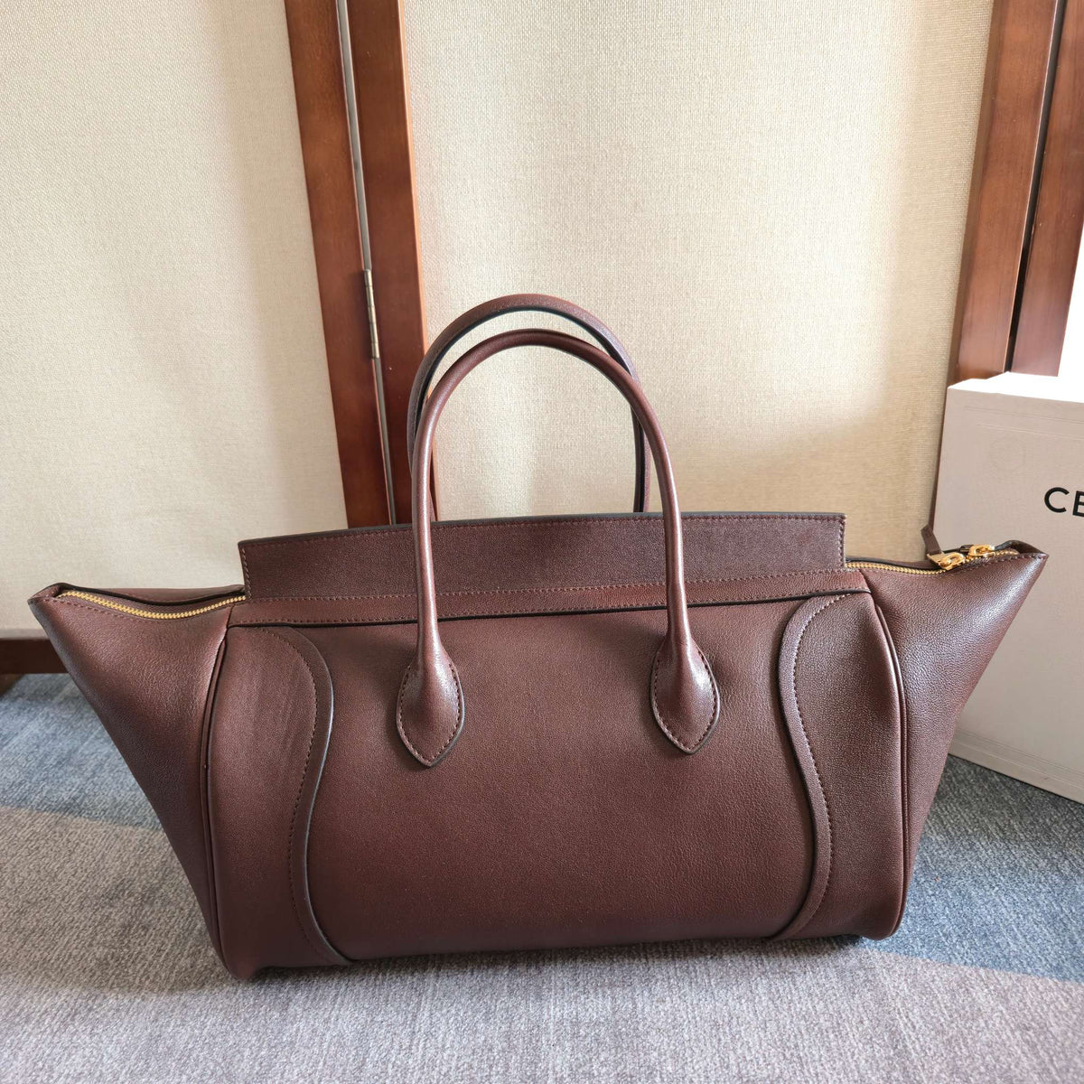 CELINE 25S MEDIUM SMILING NEW LUGGAGE 36MM IN SYRAH RED SUPPLE SHINY LAMBSKIN