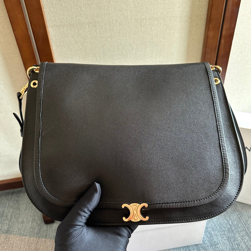 CELINE 25S BESACE SOFT TRIOMPHE 32MM IN BLACK SUPPLE SHINY LAMBSKIN