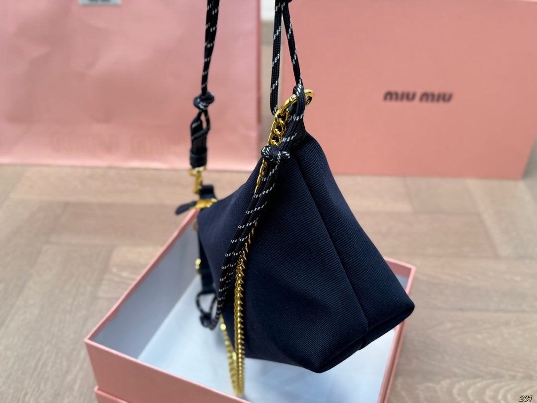 CHAIN SHOULDER BAG 18 IN BLACK FABRIC GOLD HARDWARE