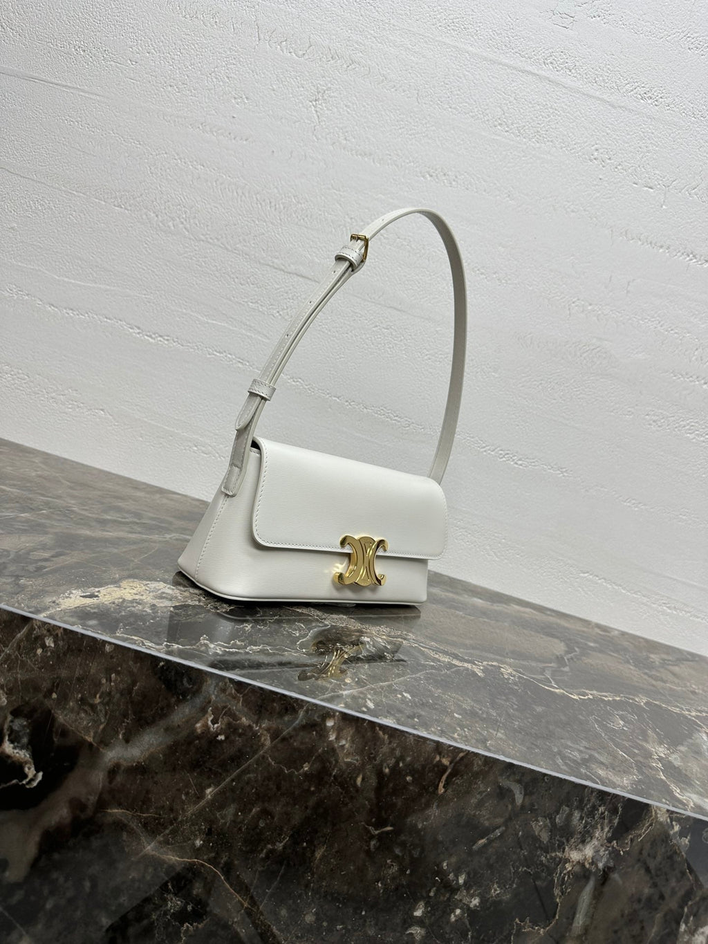 CELINE 25S TRIOMPHE BAG 24 IN WHITE SHINY CALFSKIN