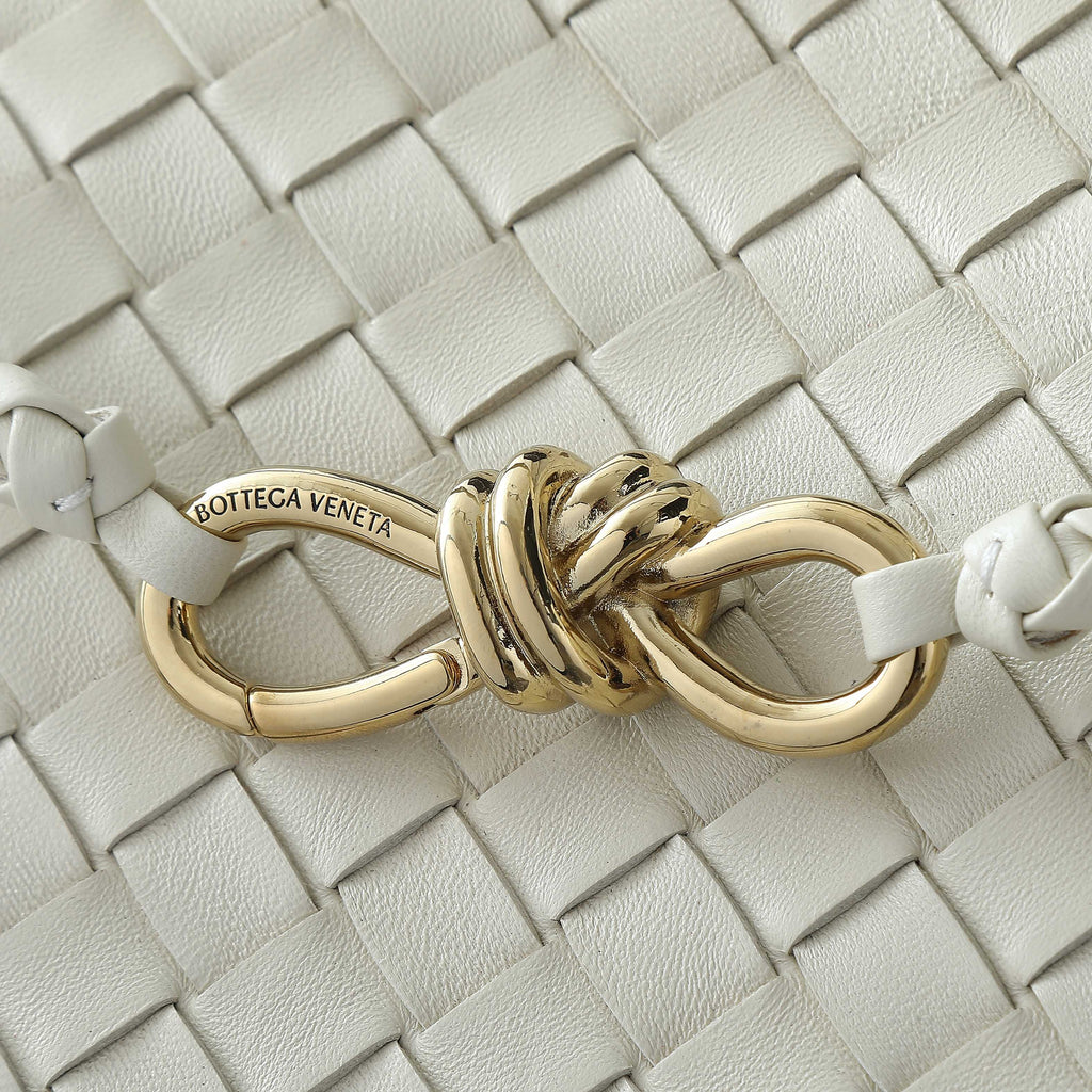 BOTTEGA VENETA 25S LARGE ANDIAMO 42 IN IVORY CALFSKIN GOLD HARDWARE