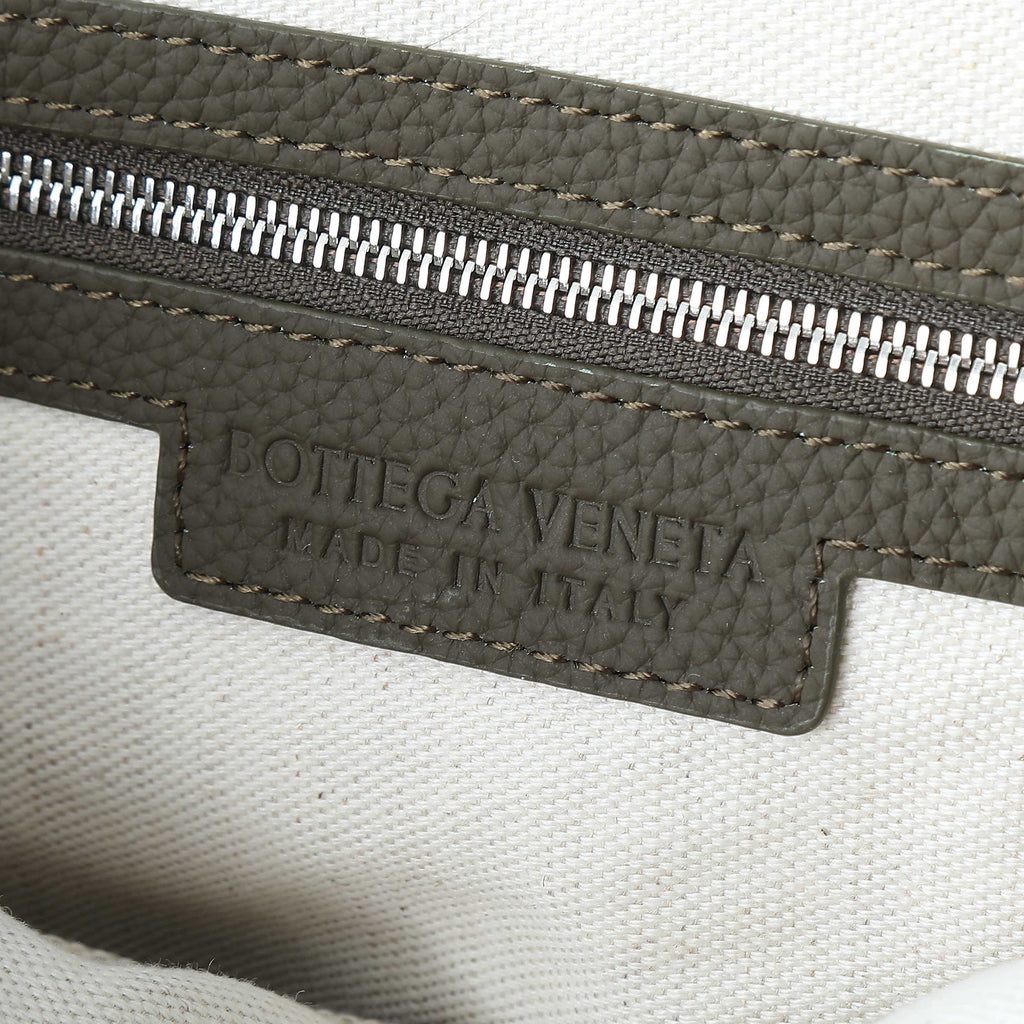 BOTTEGA VENETA 25S DIAGO HOBO 39 IN VERY DEEP OLIVE CALFSKIN