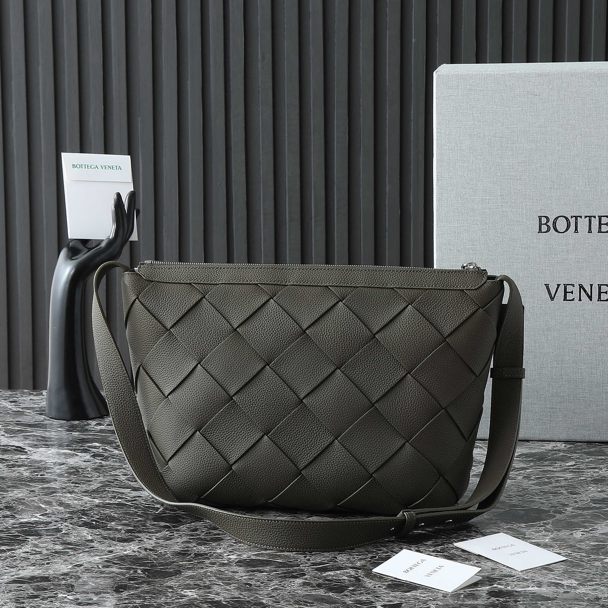 BOTTEGA VENETA 25S DIAGO HOBO 39 IN VERY DEEP OLIVE CALFSKIN