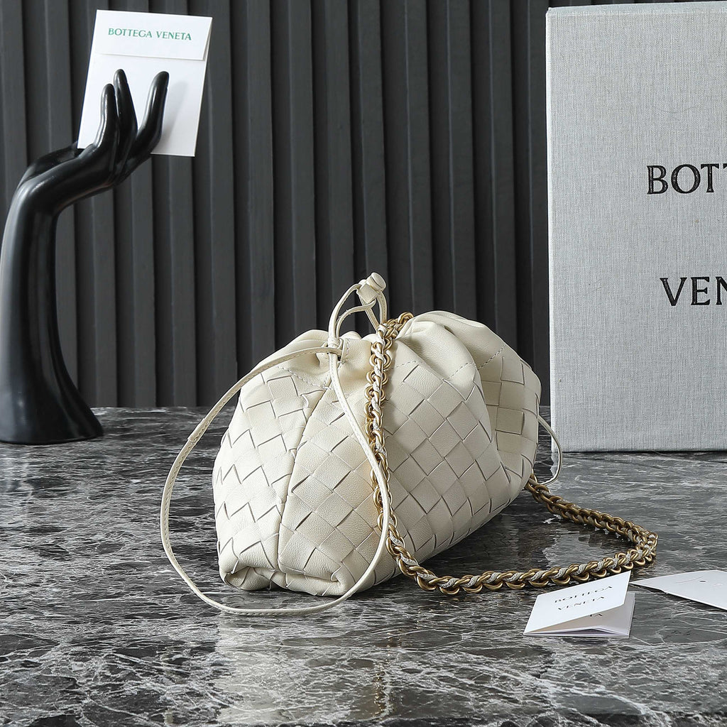 BOTTEGA VENETA 25S DUSTBAG NOTTE 33 IN IVORY CALFSKIN GOLD HARDWARE