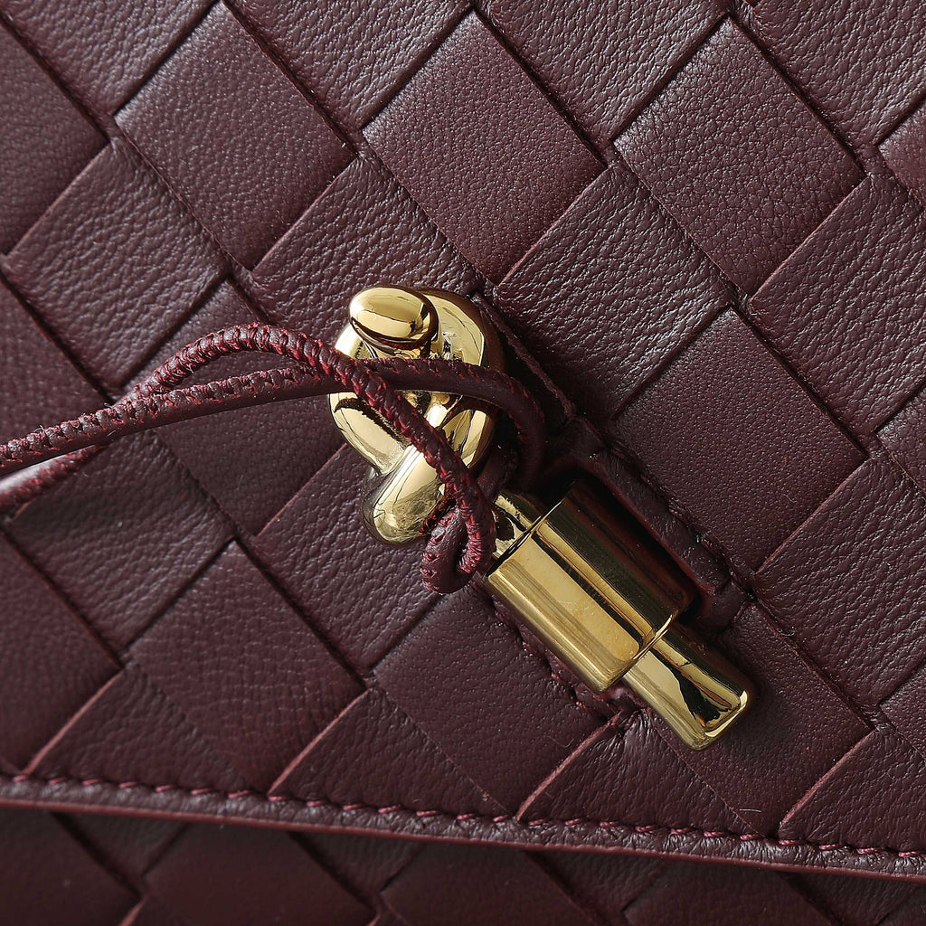 BOTTEGA VENETA 25S ANDIAMO POUCH 19 IN DEEP MAROON CALFSKIN GOLD HARDWARE