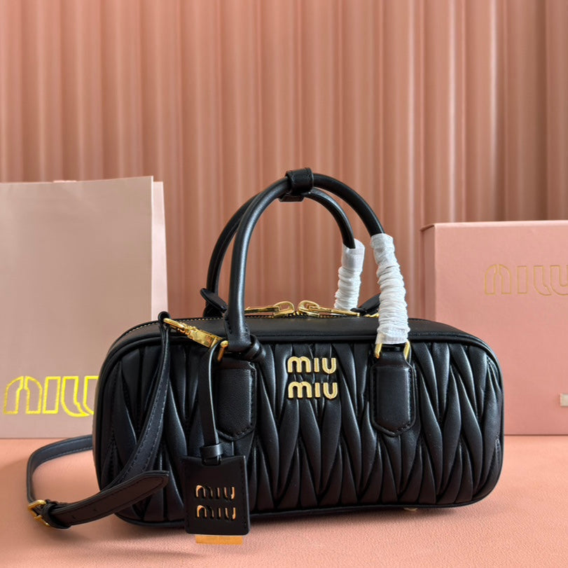 ARCADIE MATELASSÉ BAG 27 IN BLACK CALFSKIN GOLD HARDWARE