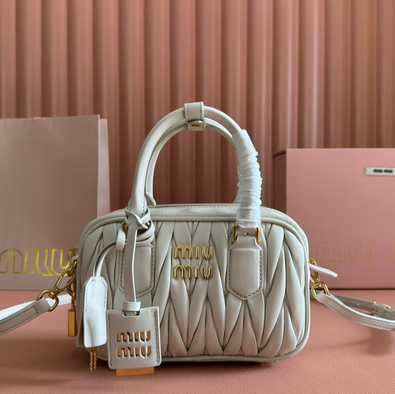 ARCADIE MATELASSÉ BAG 19 IN WHITE LAMBSKIN GOLD HARDWARE