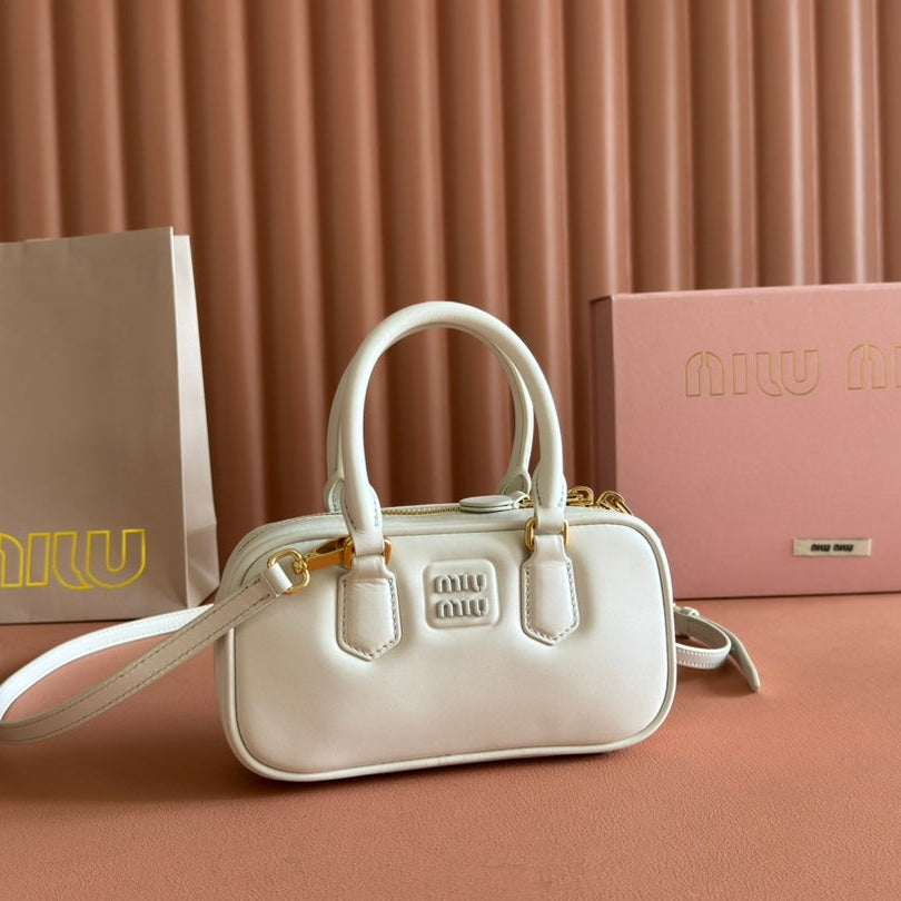 ARCADIE BAG 19 WHITE IN CALFSKIN GOLD HARDWARE