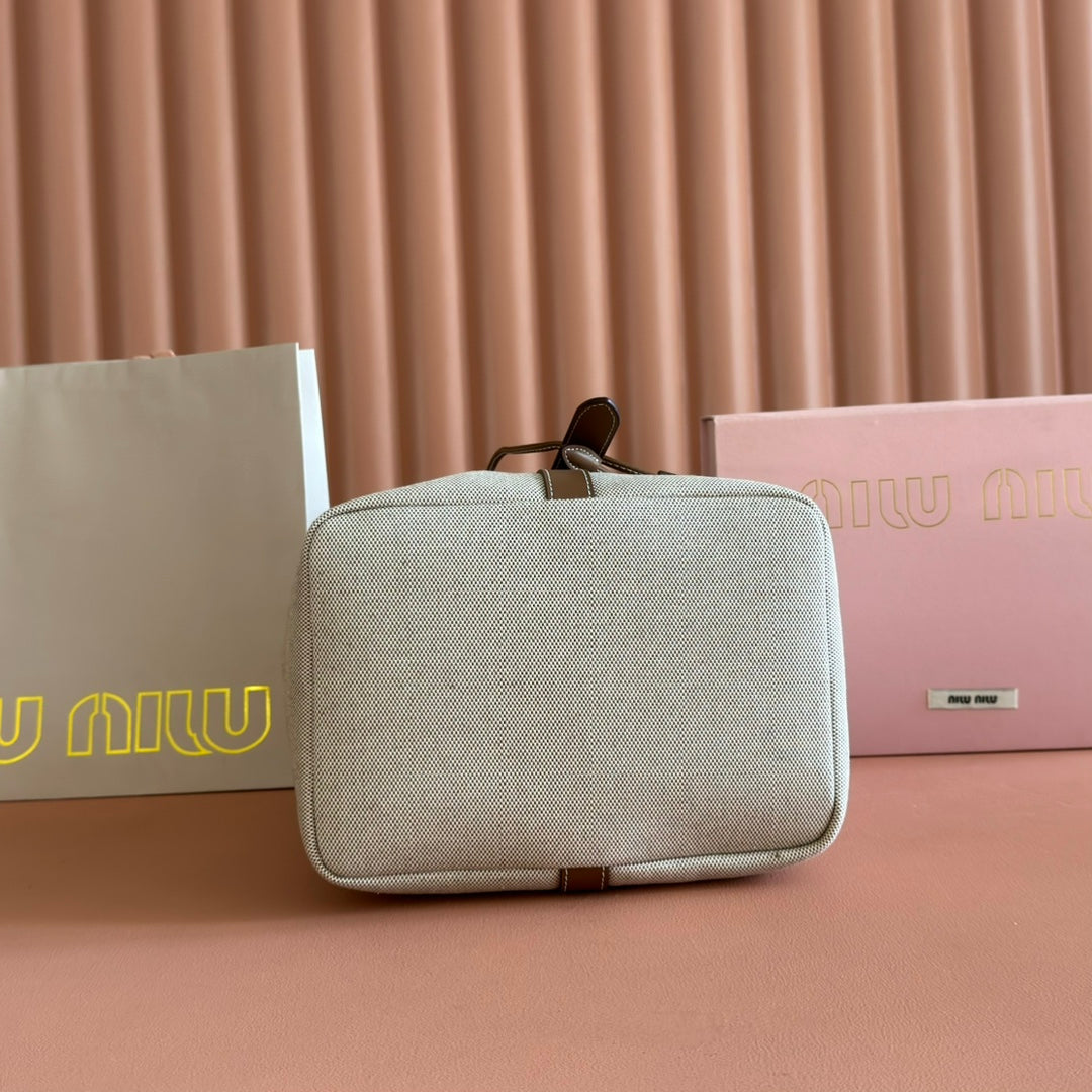 BUCKET BAG 29 BEIGE AND BRANDY IN CANVAS