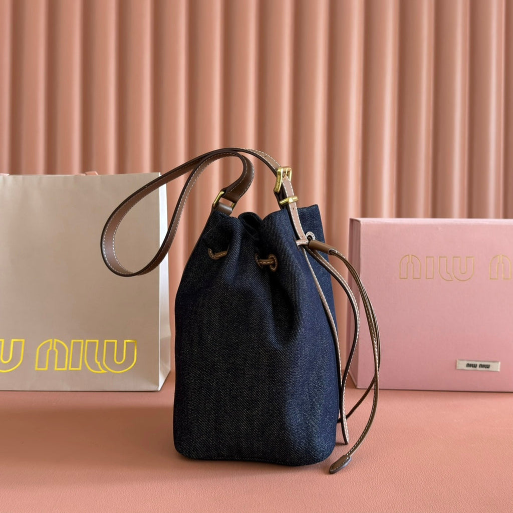BUCKET BAG 22 DENIM BLUE AND BRANDY IN CANVAS