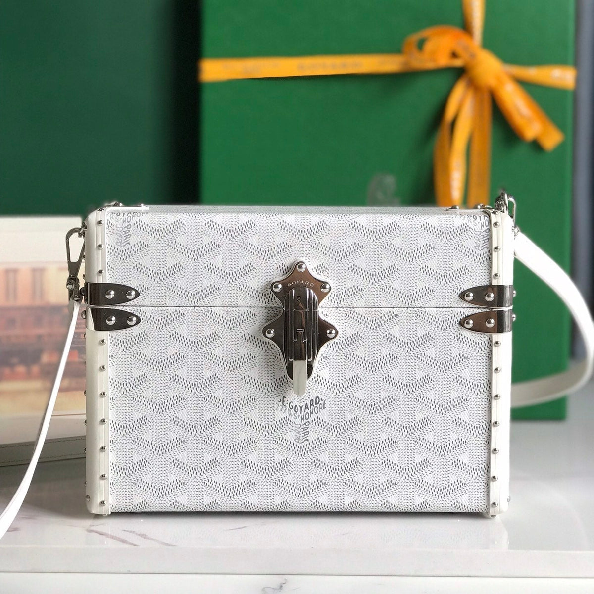 CASSETTE TRUNK BAG 21 IN WHITE GOYARDINE CANVAS & CLAMECY COWHIDE