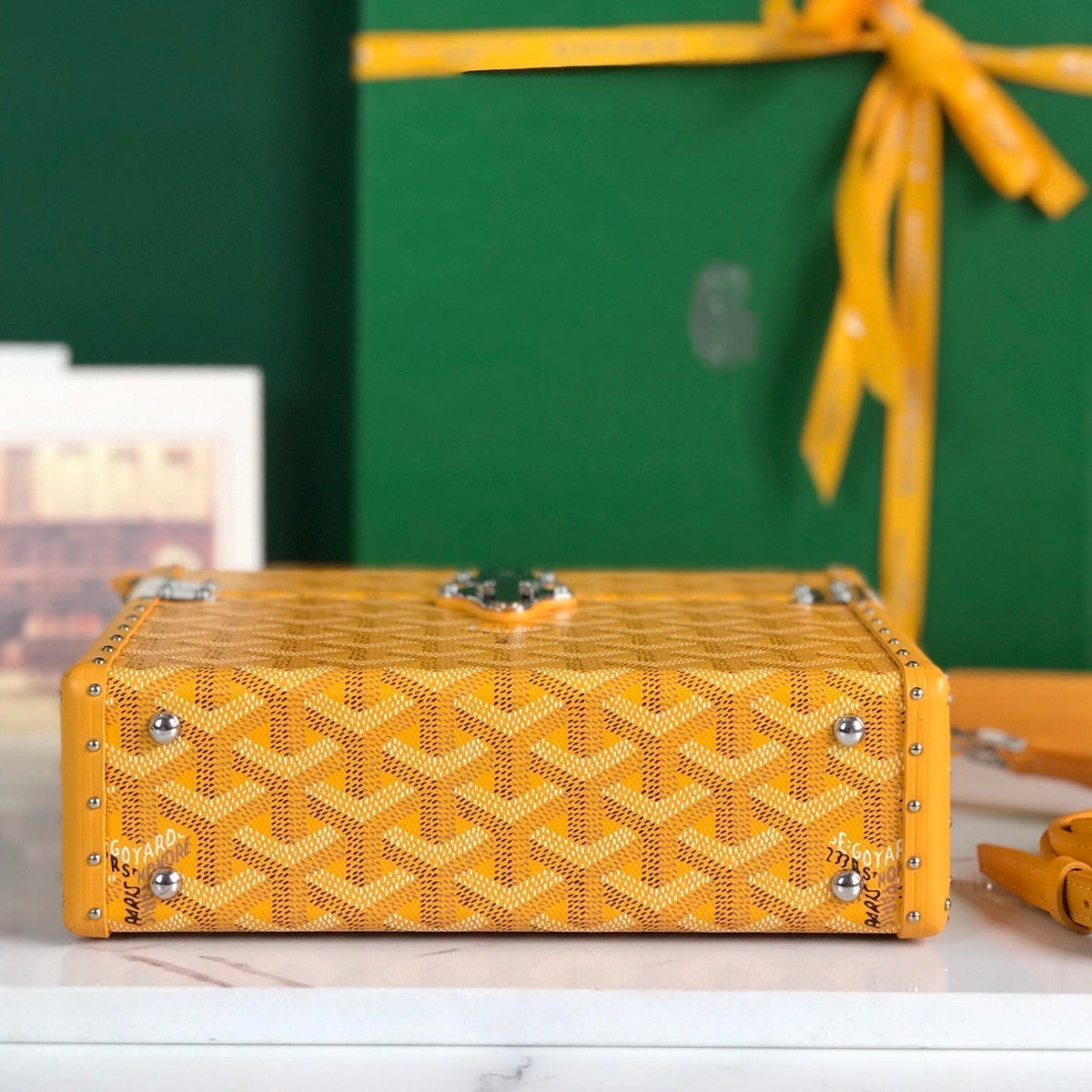 CASSETTE TRUNK BAG 21 IN YELLOW GOYARDINE CANVAS & CLAMECY COWHIDE