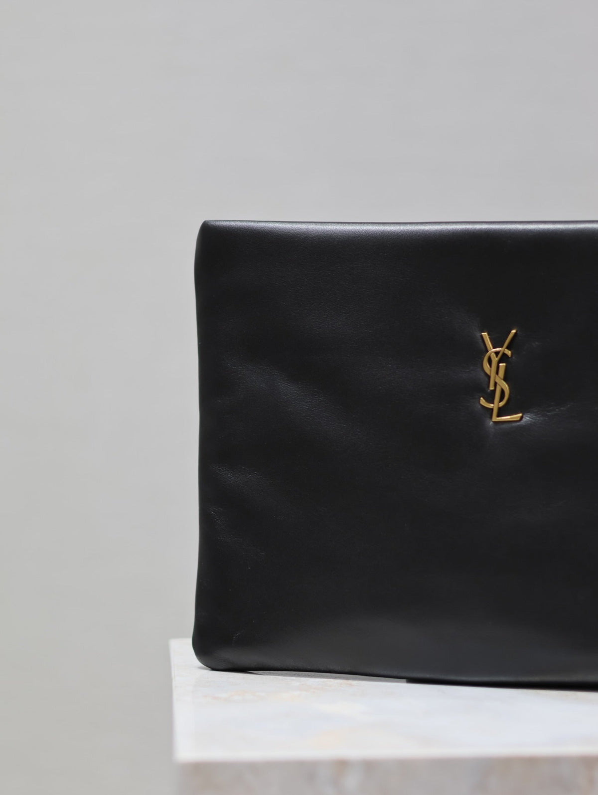 CALYPSO LARGE POUCH 30 IN BLACK SMOOTH LAMBSKIN
