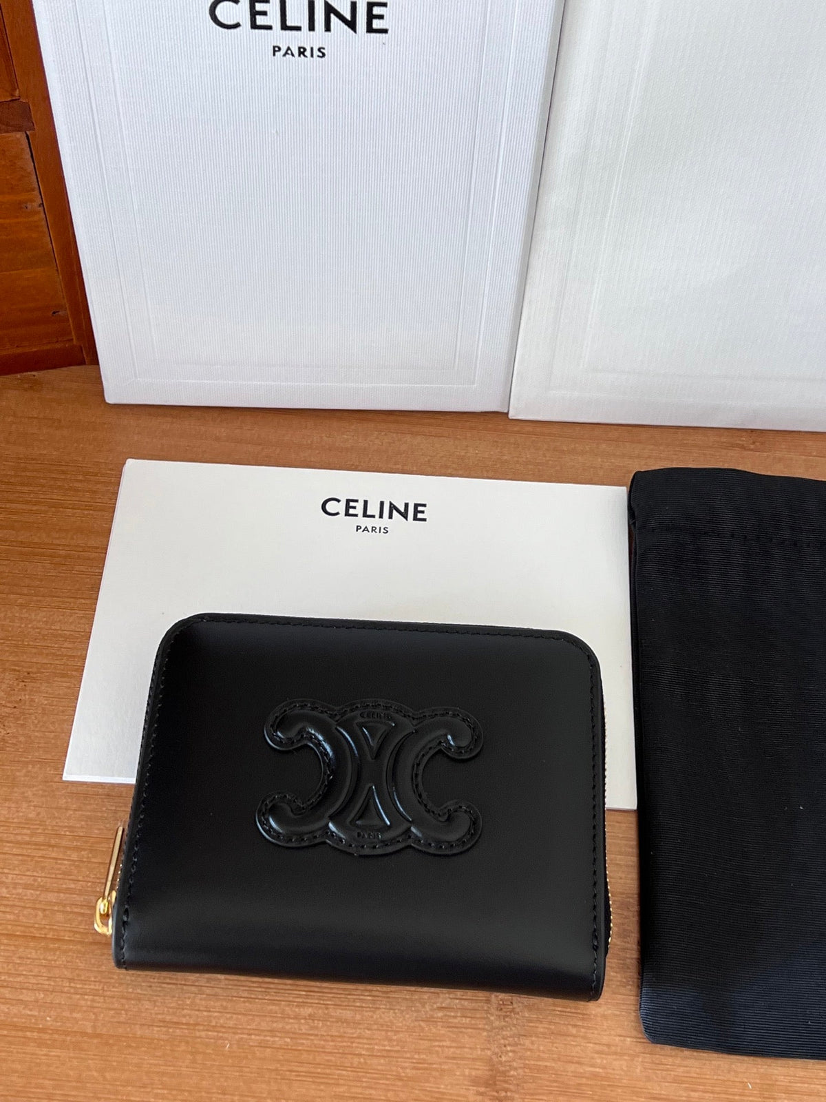 CELINE 25S TRIOMPHE COMPACT ZIPPED WALLET 11 IN BLACK CALFSKIN GOLD HARDWARE