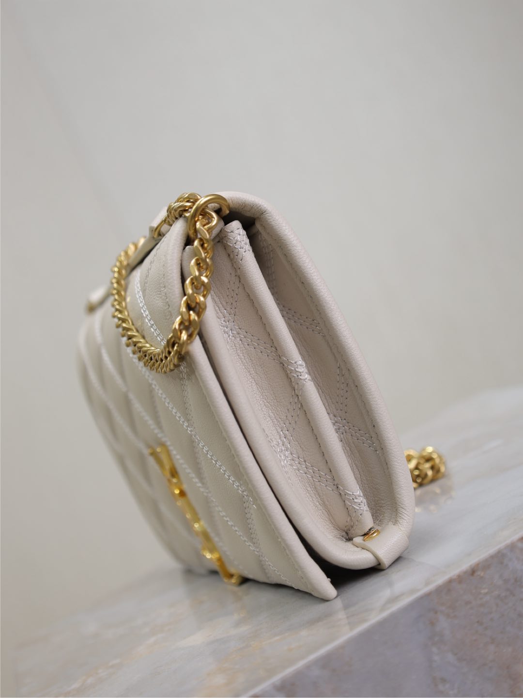 BECKY 22 IN WHITE QUILTED LAMBSKIN GOLD HARDWARE